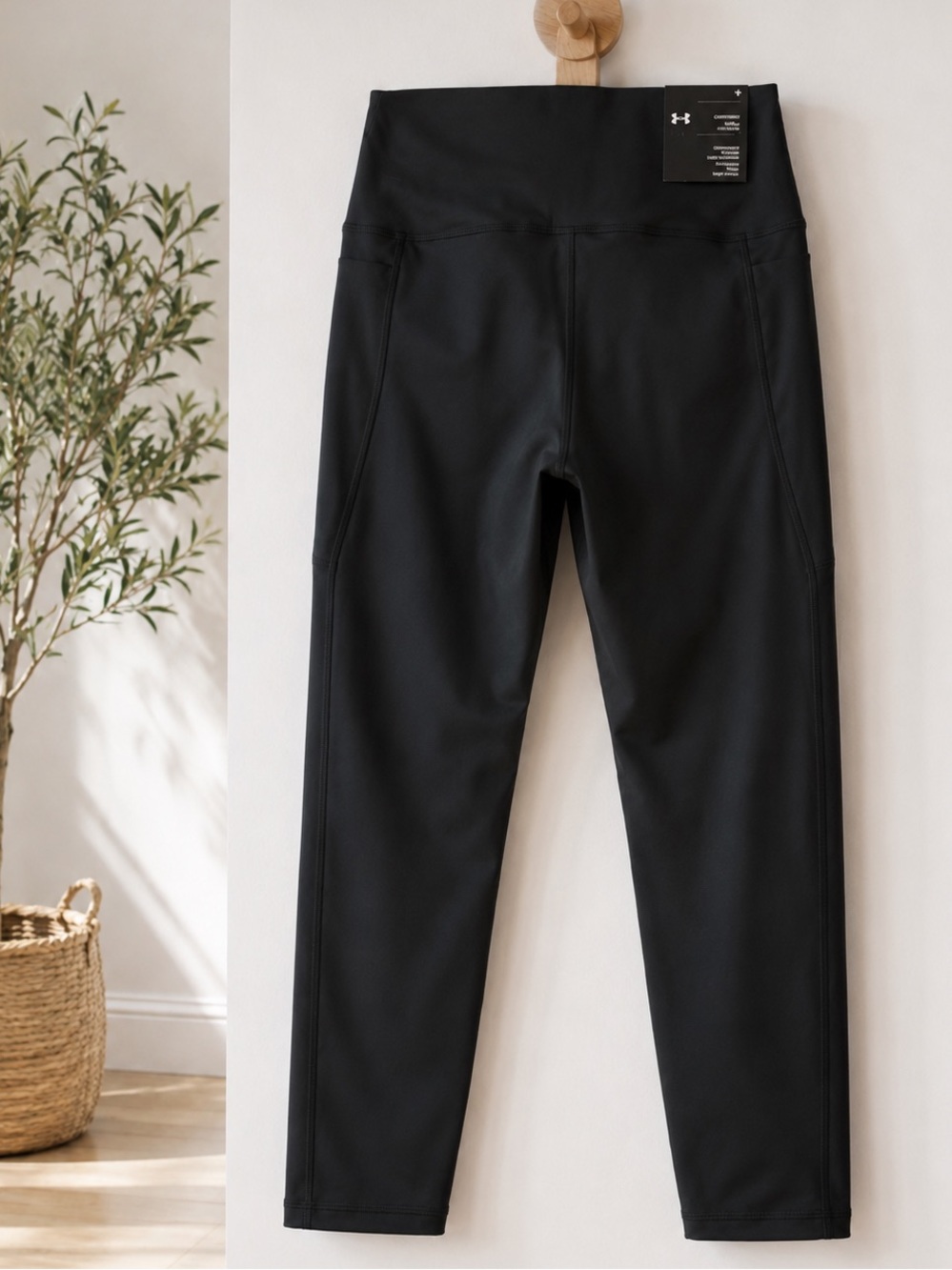 Under Armour Black Compression Ankle Leggings - Picture 3 of 9